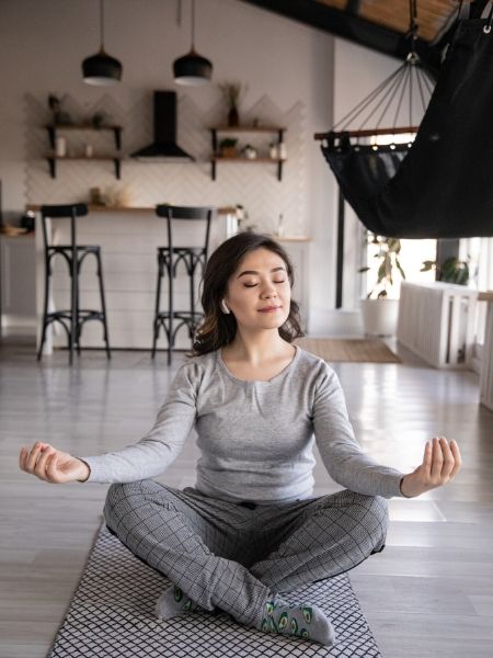 Como o RAINDROP ajuda a lidar com a ansiedade - Questionamentos durante a prática meditativa - Crédito Ekaterina Bolovtsova - Pexels